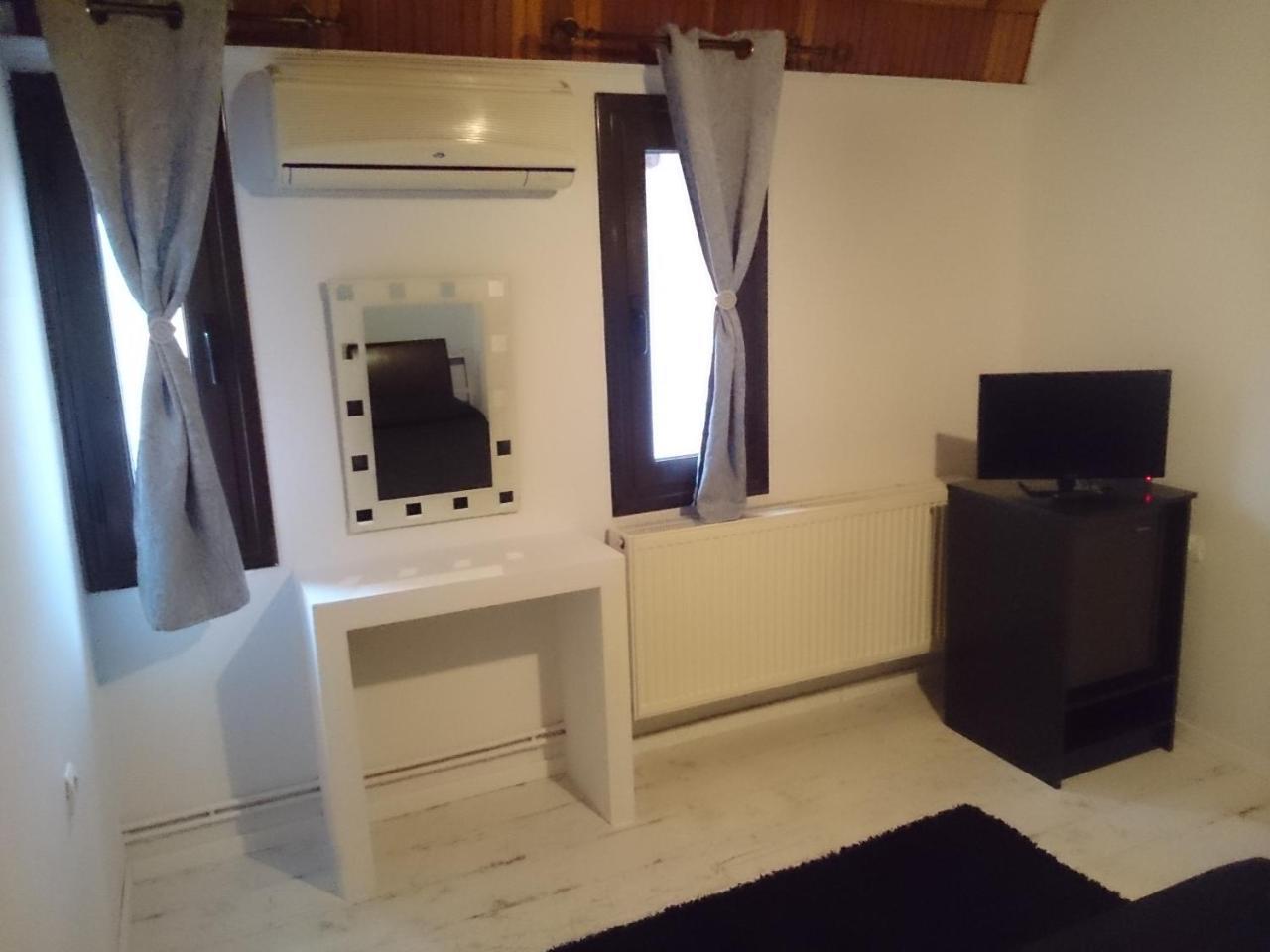 Oasi Hotell Káto Loutrákion Eksteriør bilde